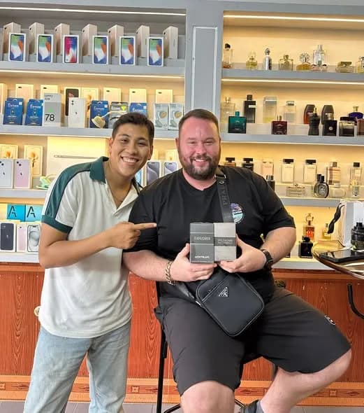Khách quốc tế ghé XIX, khách tại XIX Perfume Bar Đà Nẵng